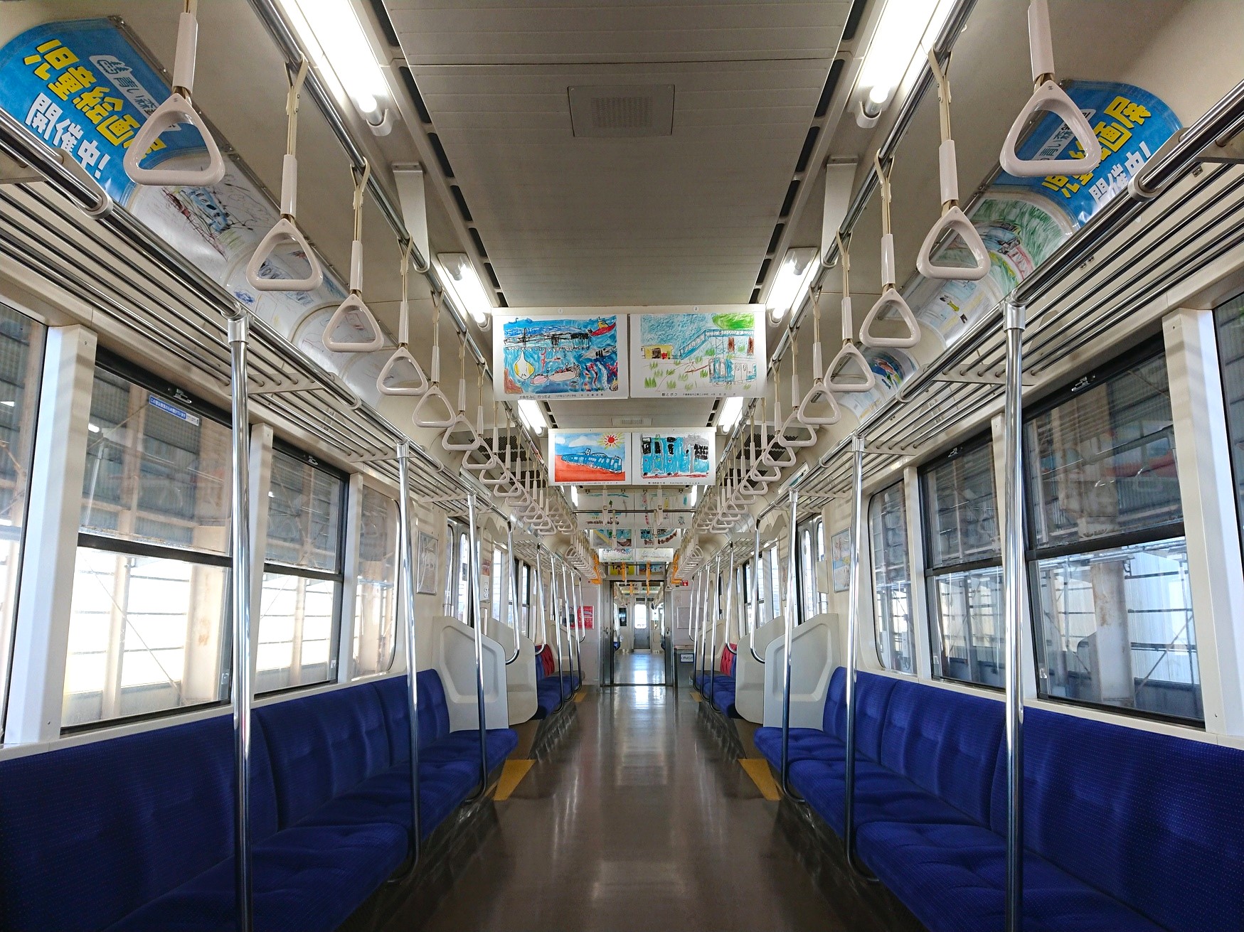 701系内観