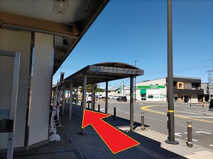 野辺地駅前に出たら、左側へ進みます