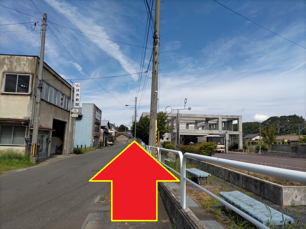 真っすぐに80mほど進みます